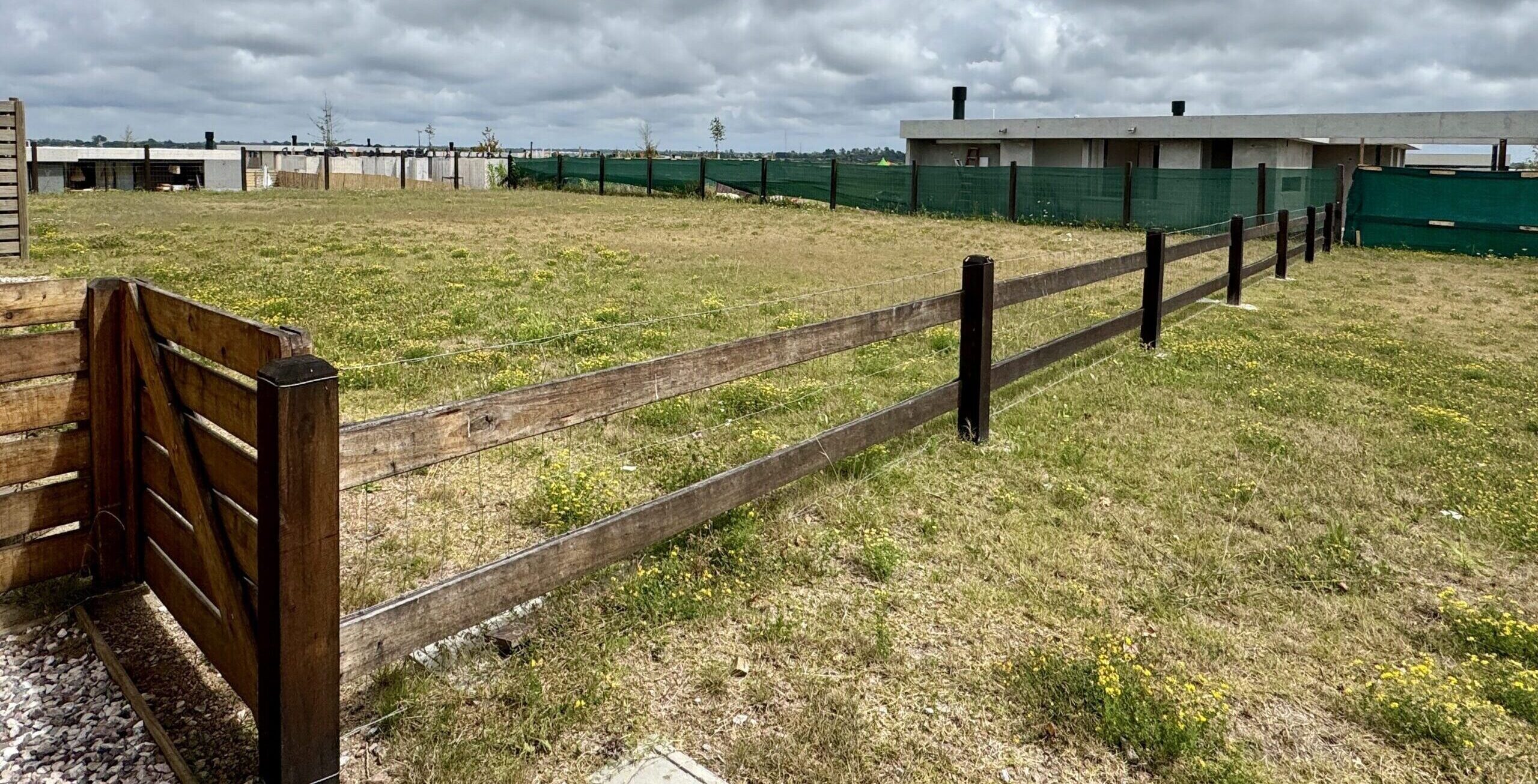 Terrenos y casas con avance de obra – Barrio La Juana