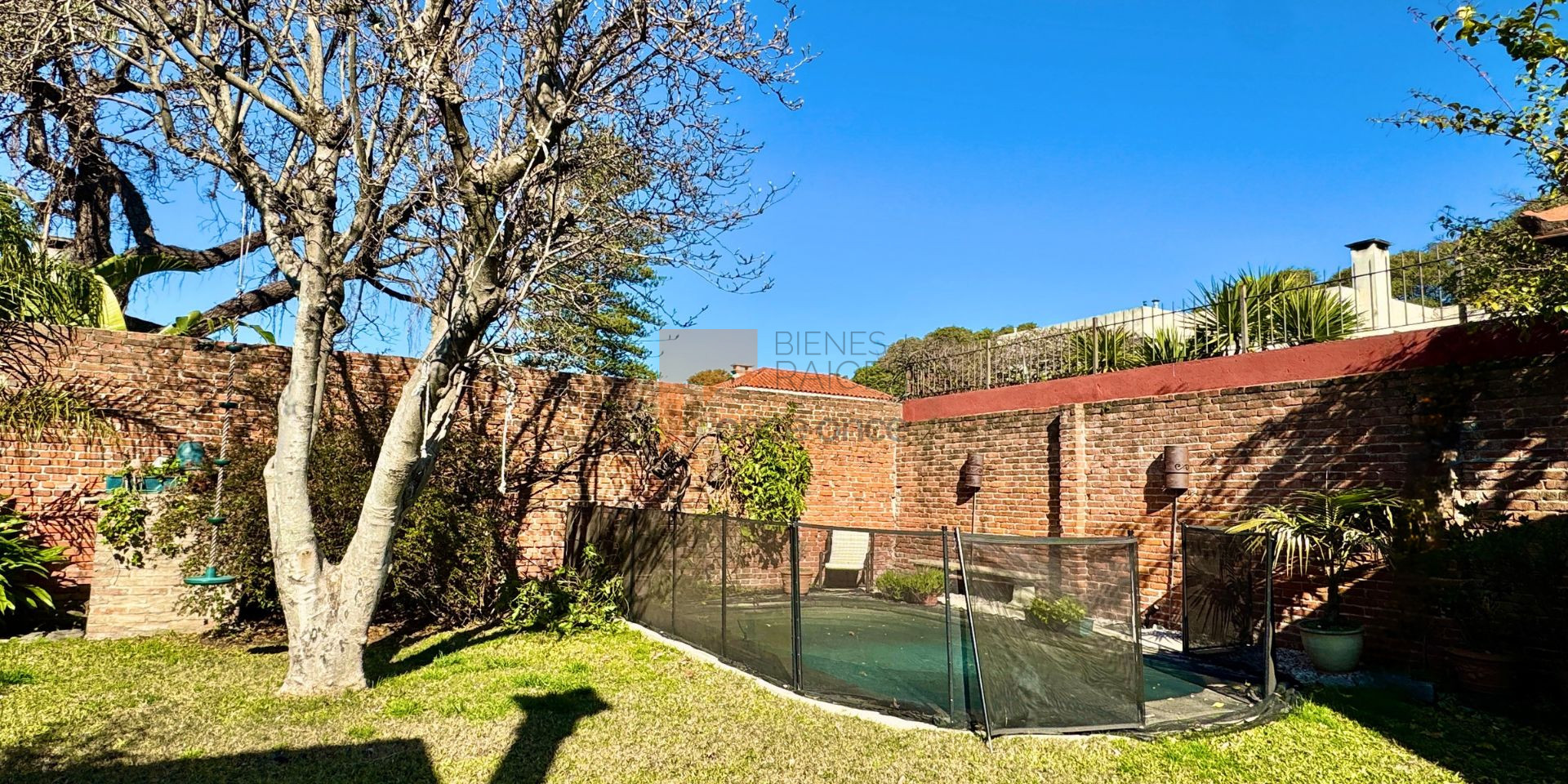 Fondo, Piscina, 3 Dormitorios