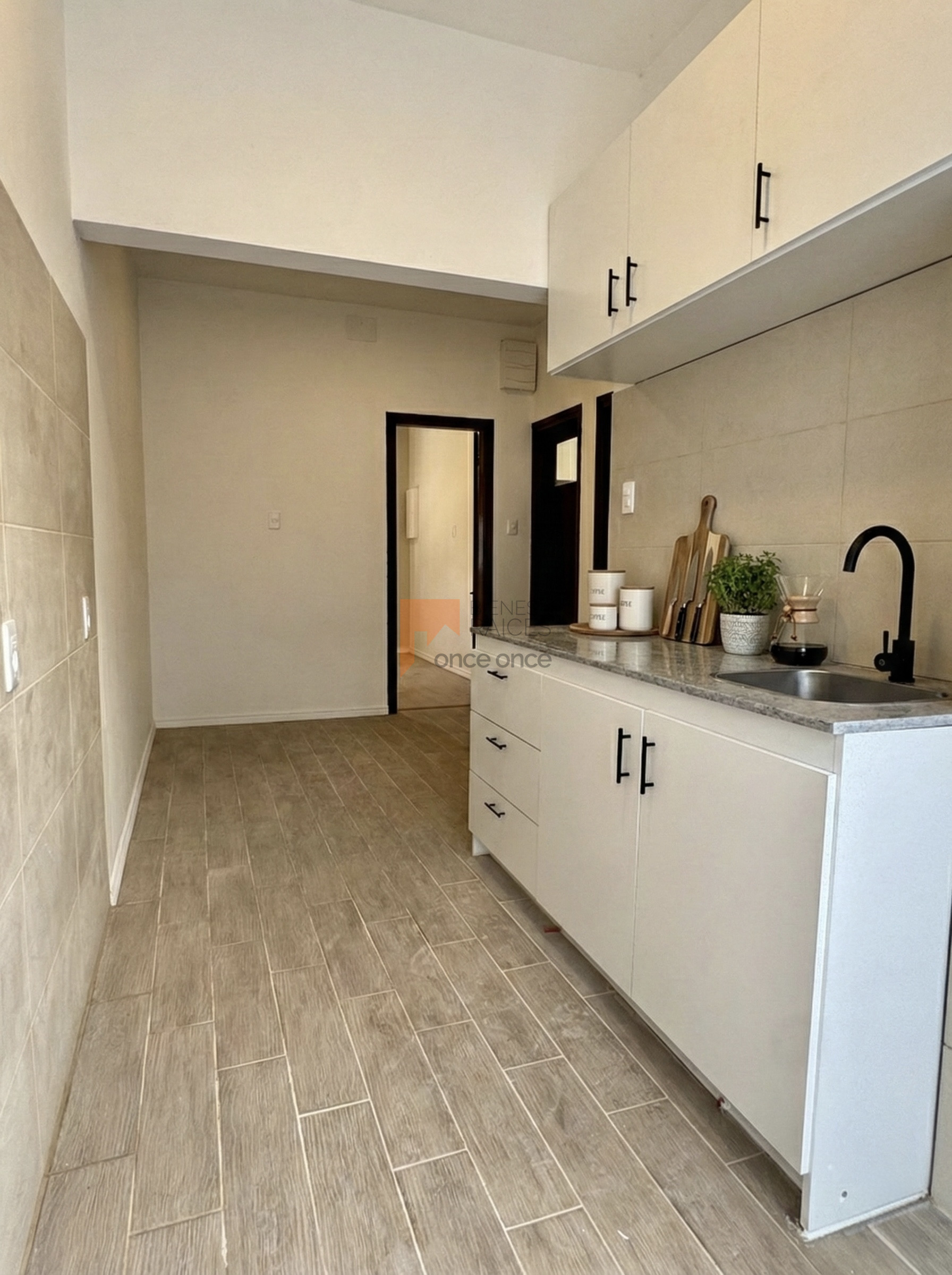 2 dormitorios, patio, a nuevo