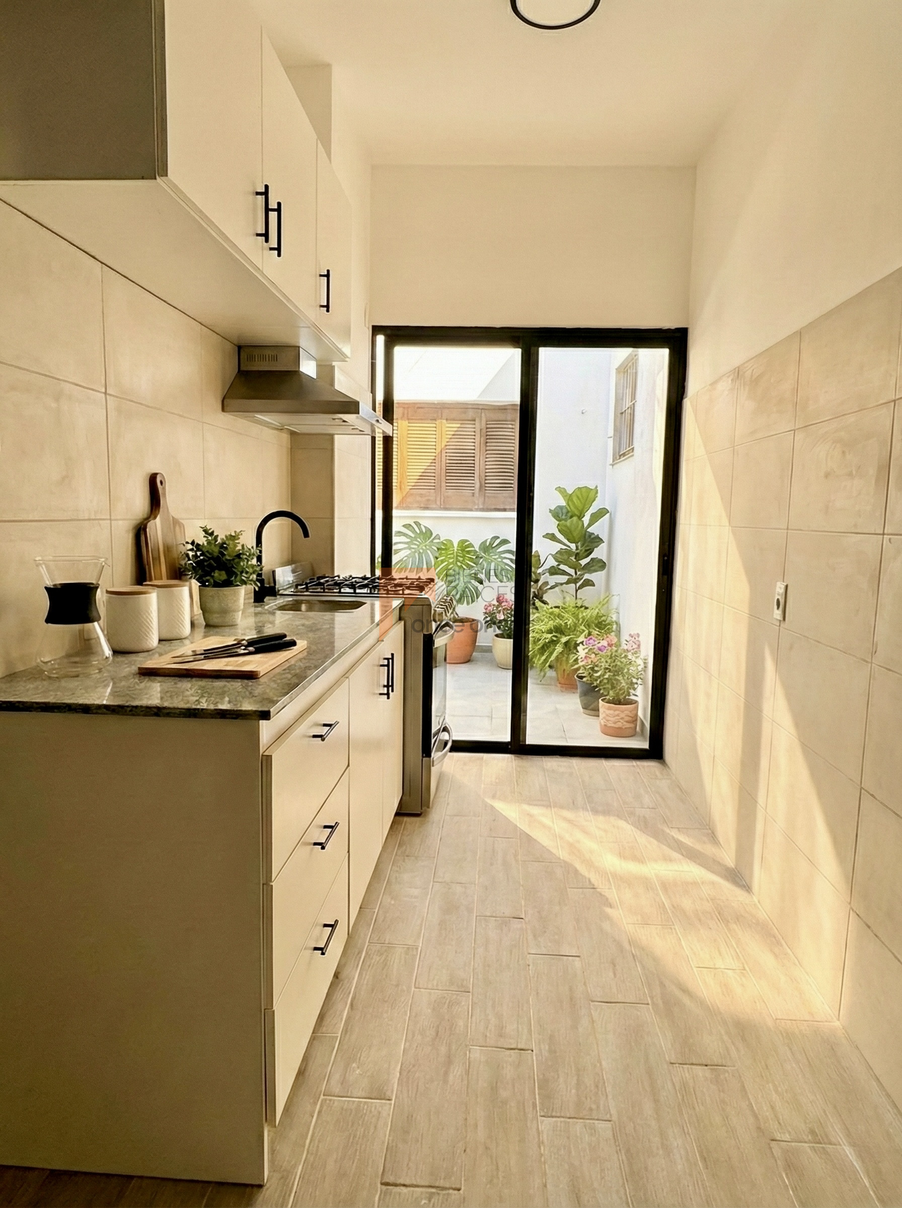 2 dormitorios, patio, a nuevo