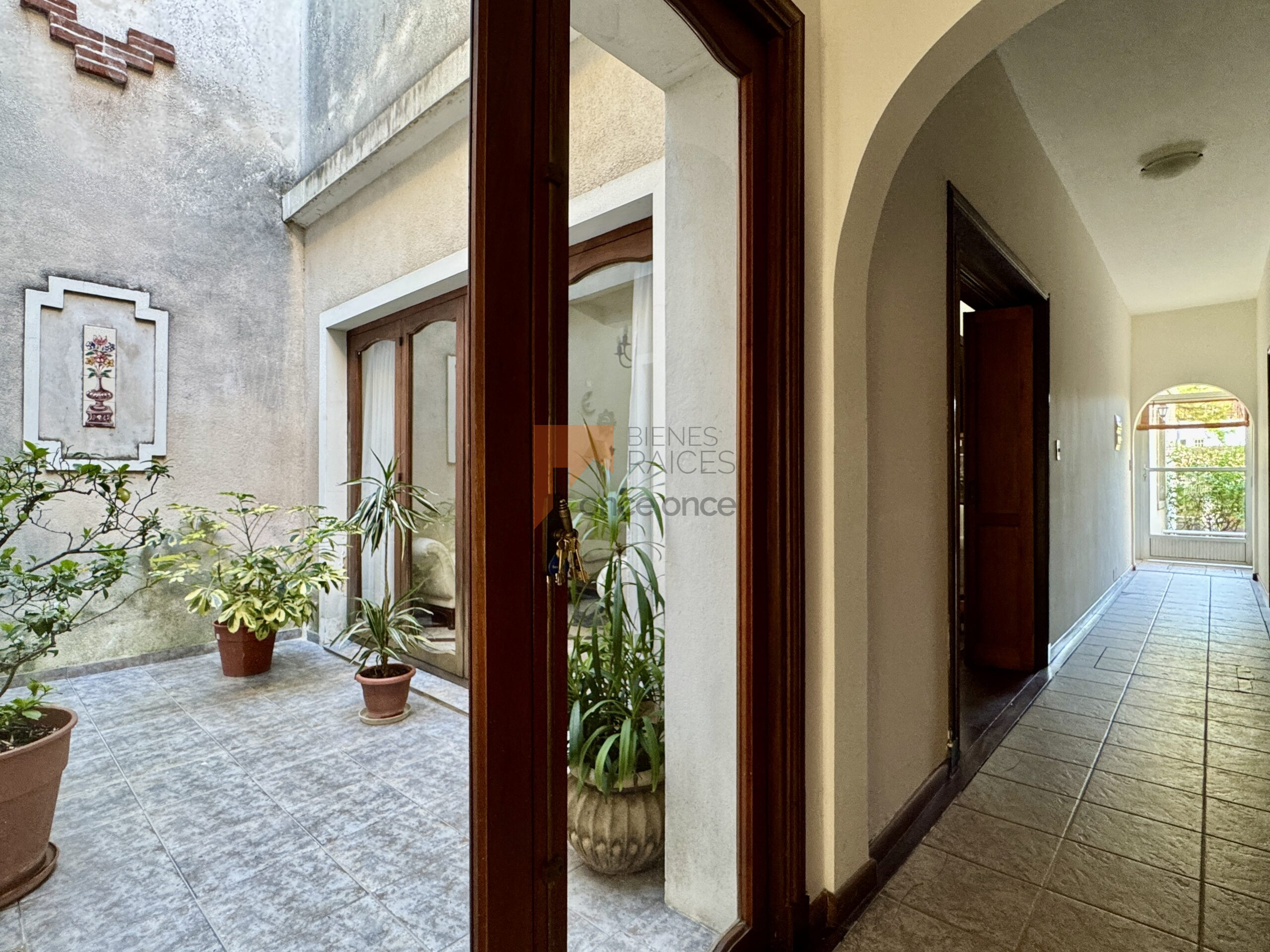 Casa En Pocitos, 5 Dormitorios