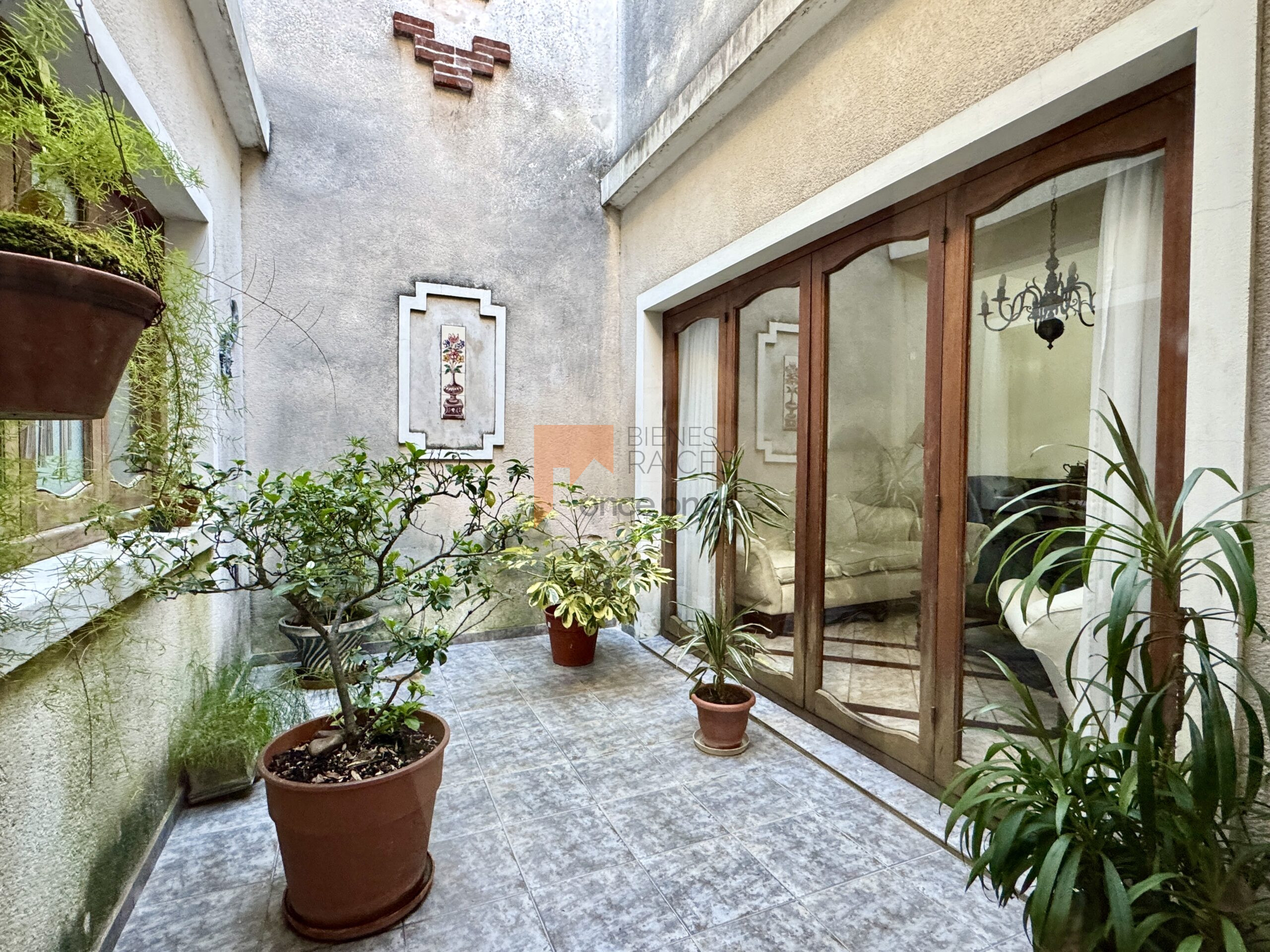 Casa En Pocitos, 5 Dormitorios