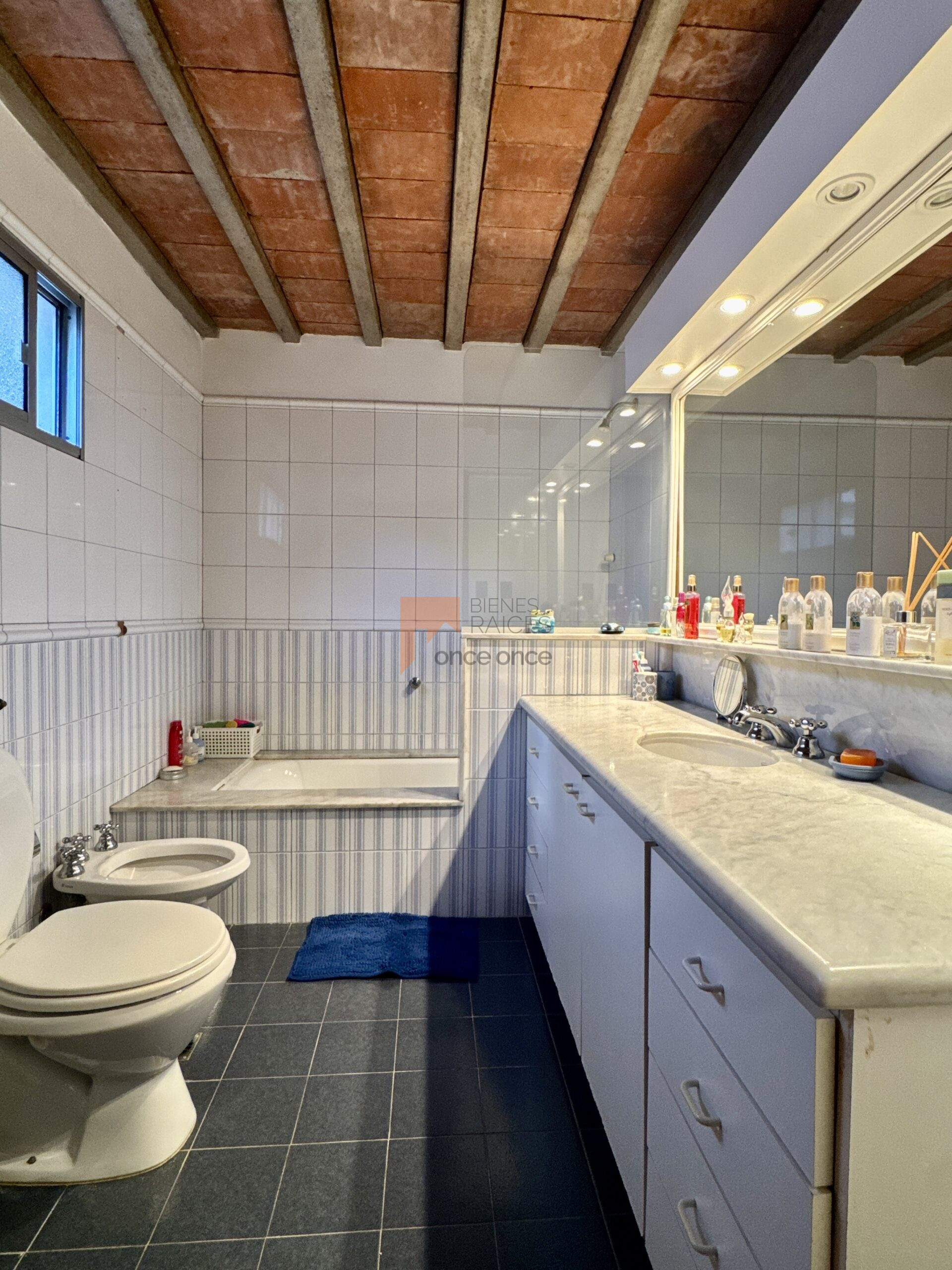 Casa En Pocitos, 5 Dormitorios