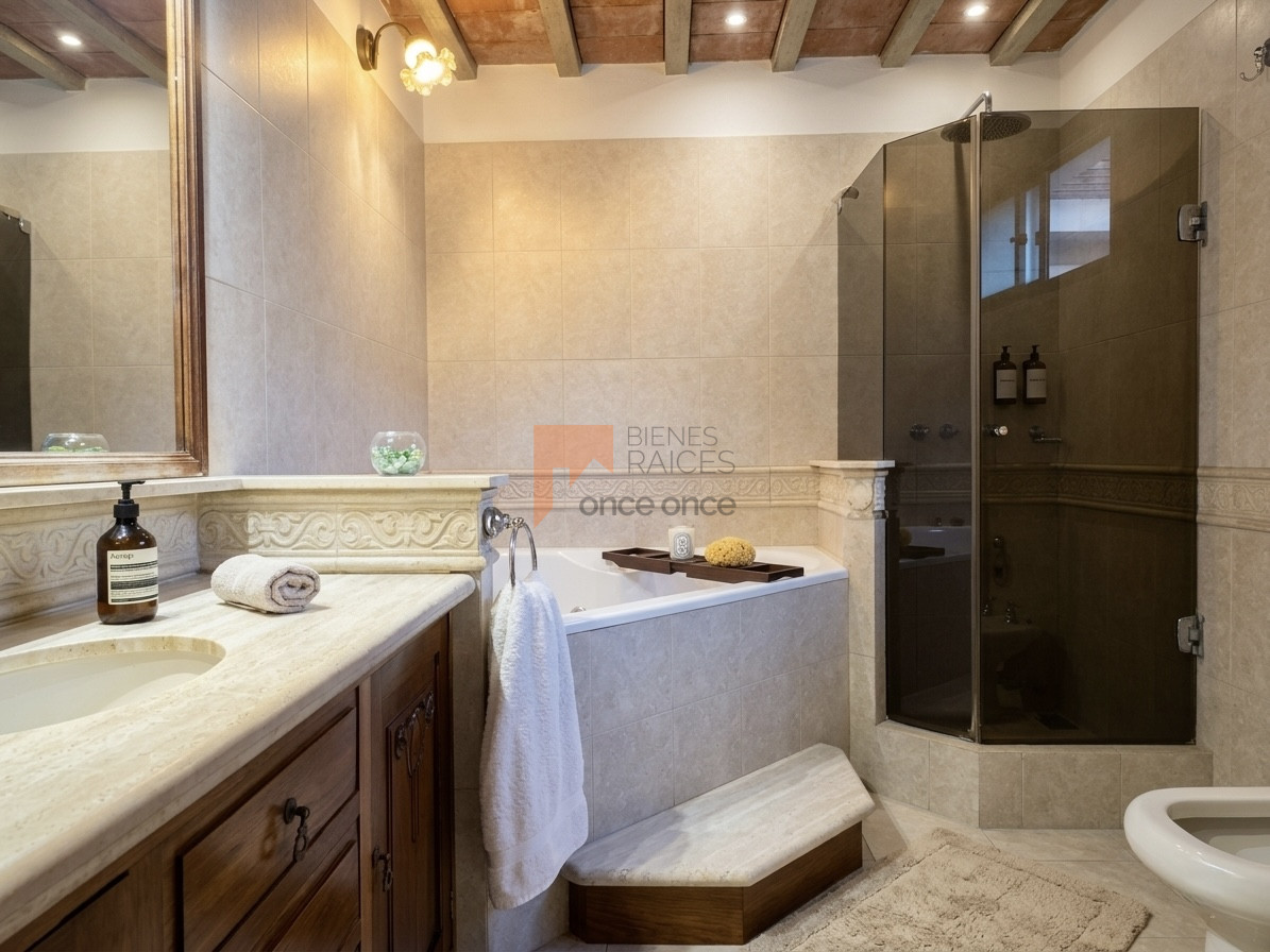 Casa En Pocitos, 5 Dormitorios