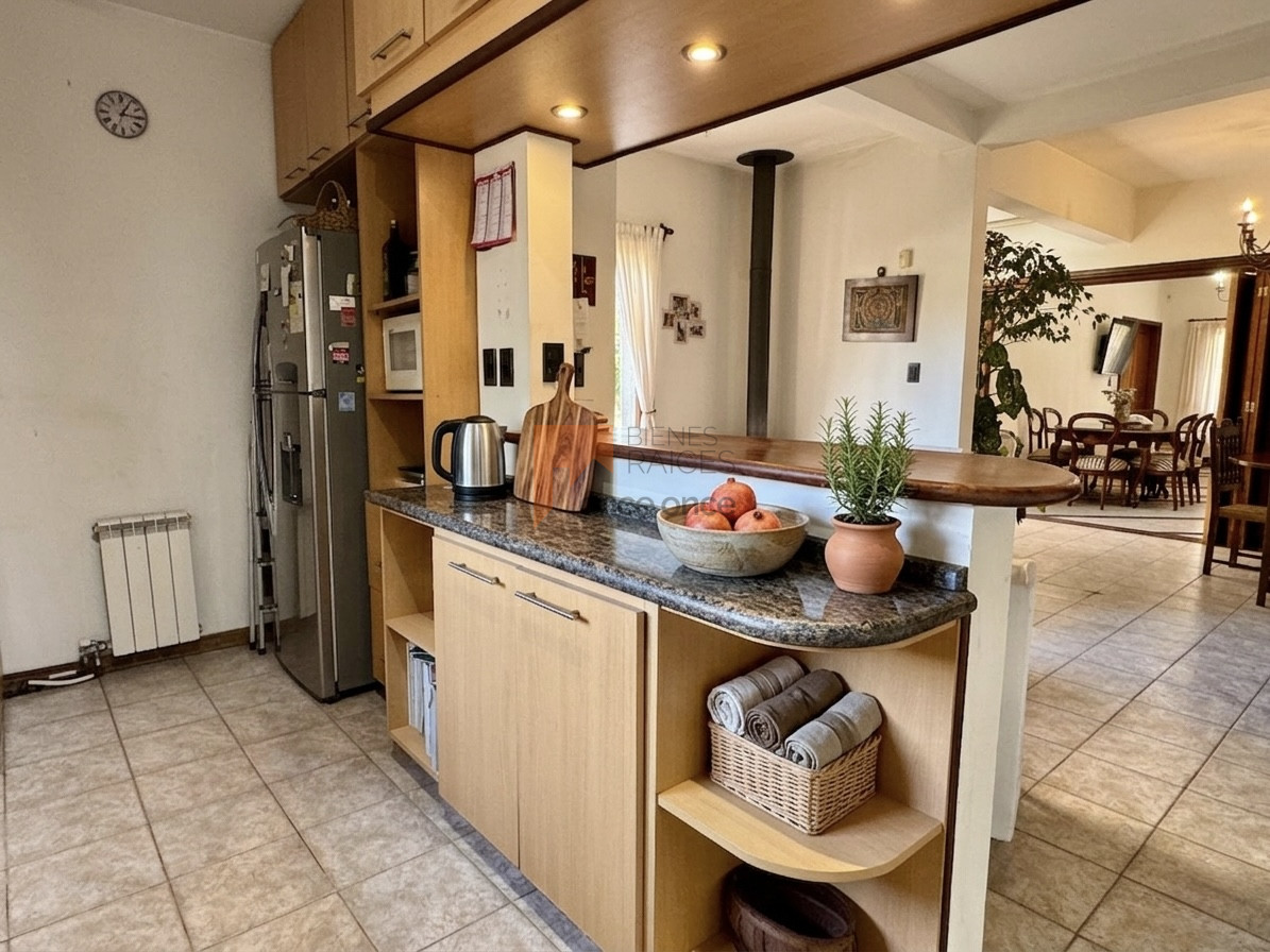 Casa En Pocitos, 5 Dormitorios