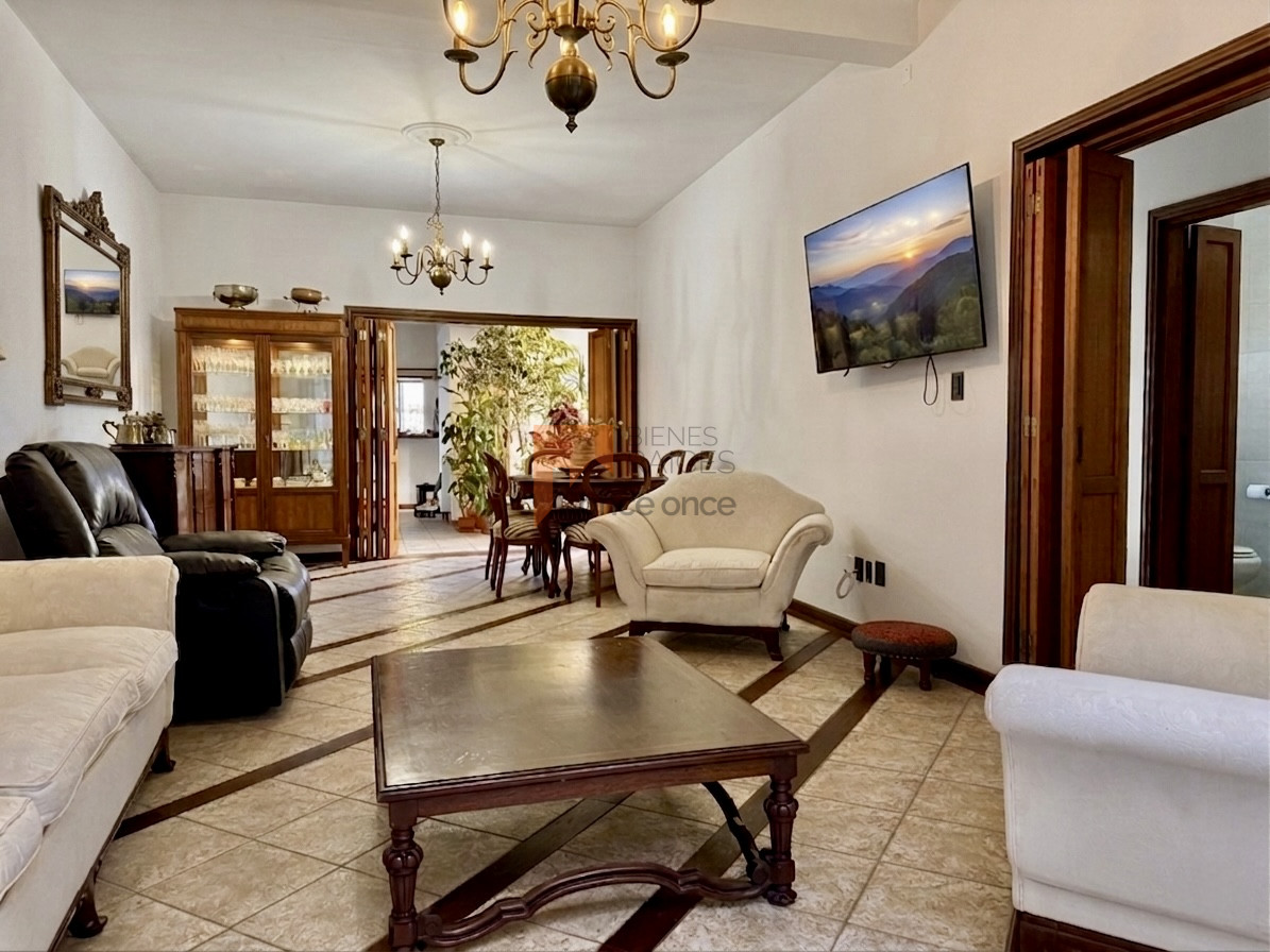 Casa En Pocitos, 5 Dormitorios