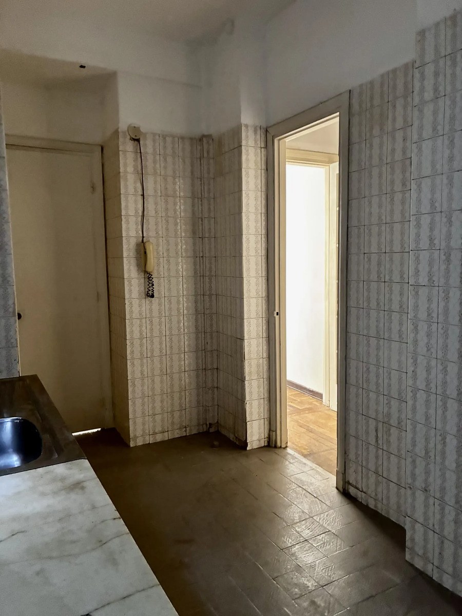 Apartamento De 2 Dormitorios, Terraza, Cordón.