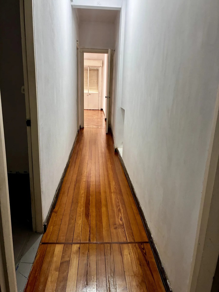 Apartamento De 2 Dormitorios, Terraza, Cordón.