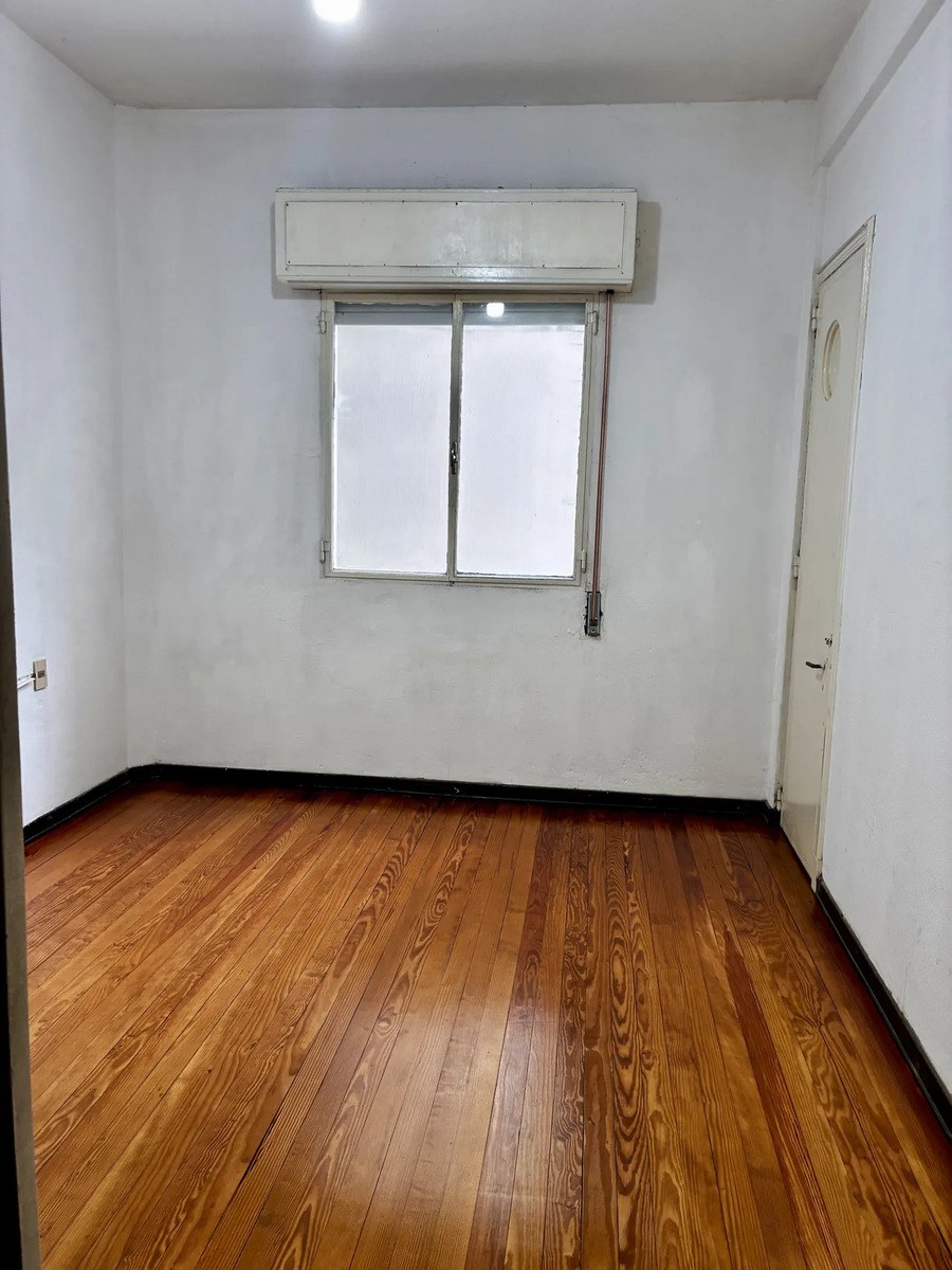 Apartamento De 2 Dormitorios, Terraza, Cordón.