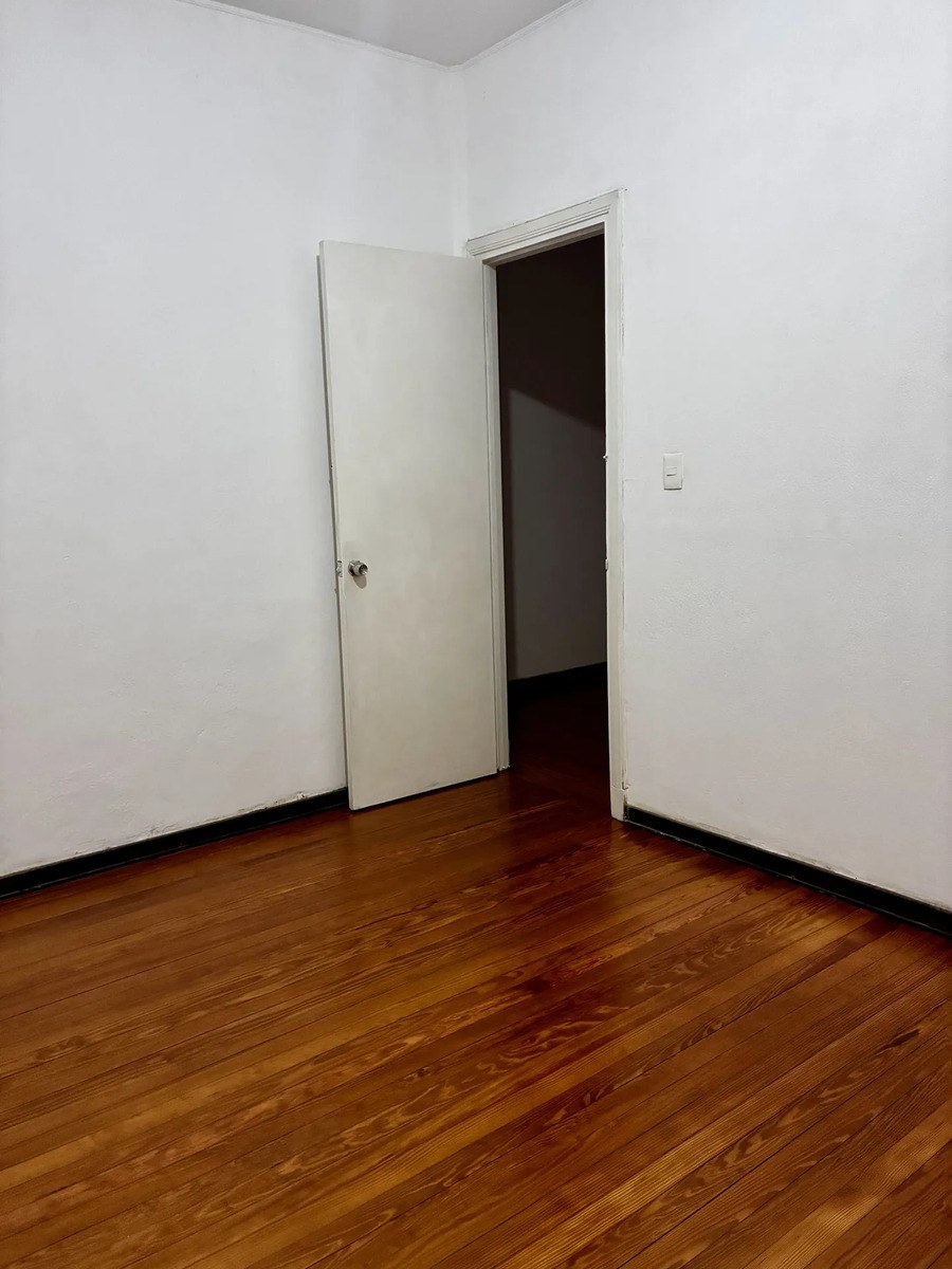 Apartamento De 2 Dormitorios, Terraza, Cordón.