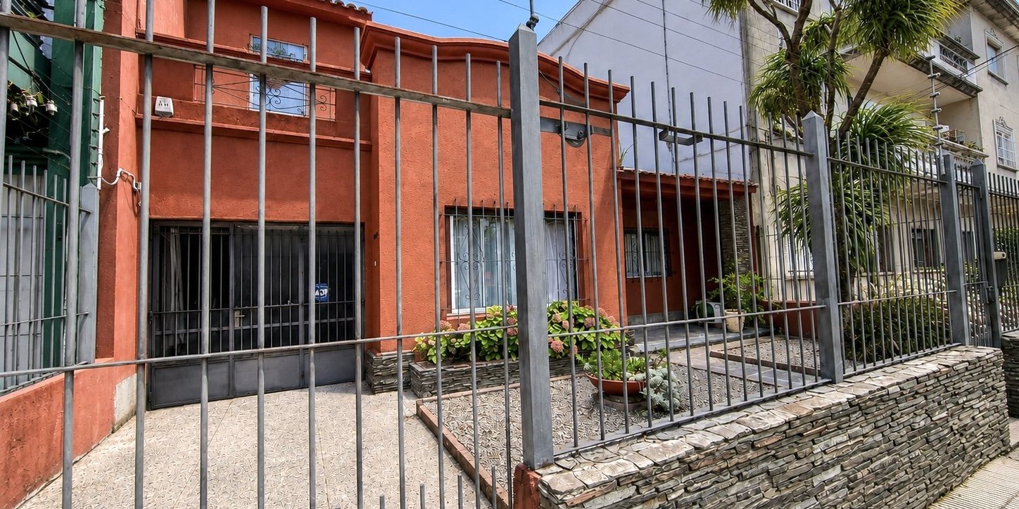 Casa en Venta – 4 Dormitorios – Patio y Garaje – Jacinto Vera