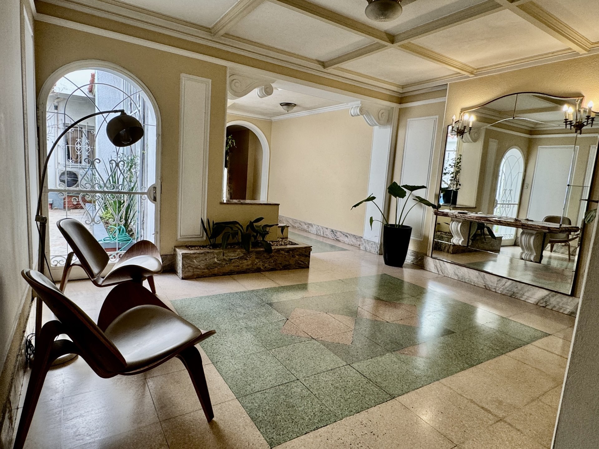 Apartamento 2 Dormitorios – Buen Metraje – Bajos Gastos Comunes