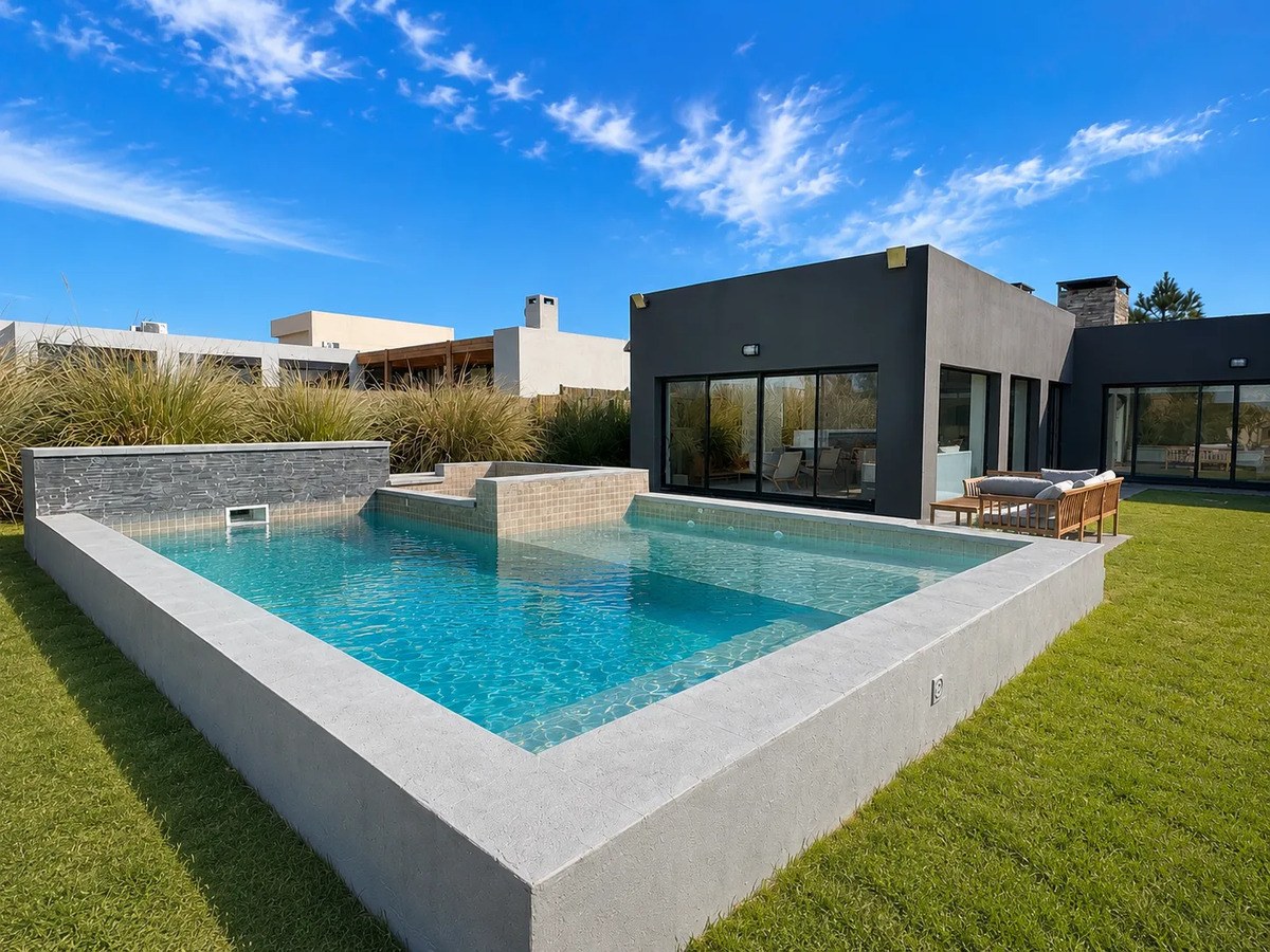 Casa En Alquiler – Viñedos De La Tahona – 4 Dormitorios. Gastos Comunes Incluidos!