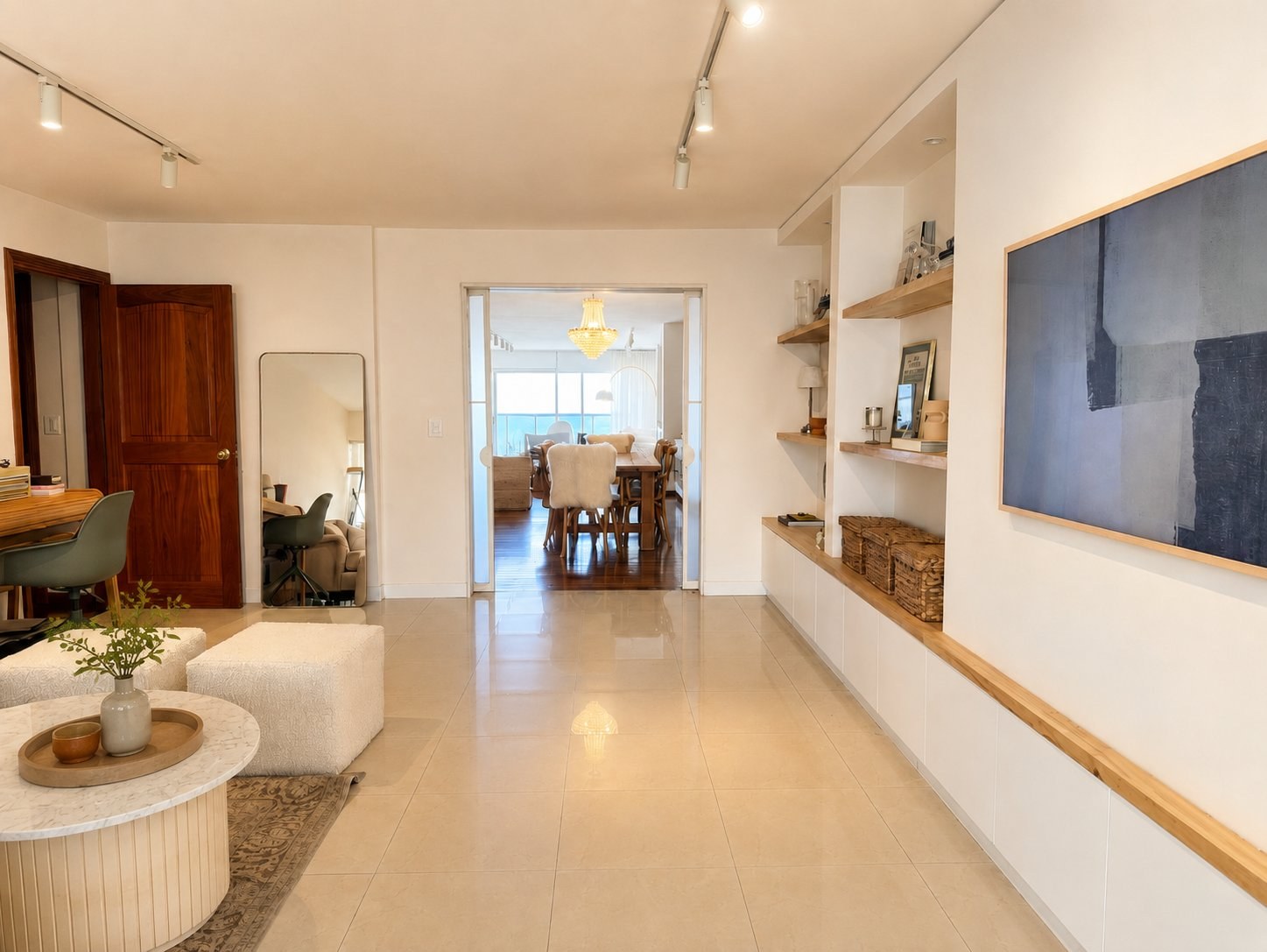 Exclusiva Planta en Rambla de Pocitos – 4 Dormitorios + Servicio – Parrillero – Vista Al Mar