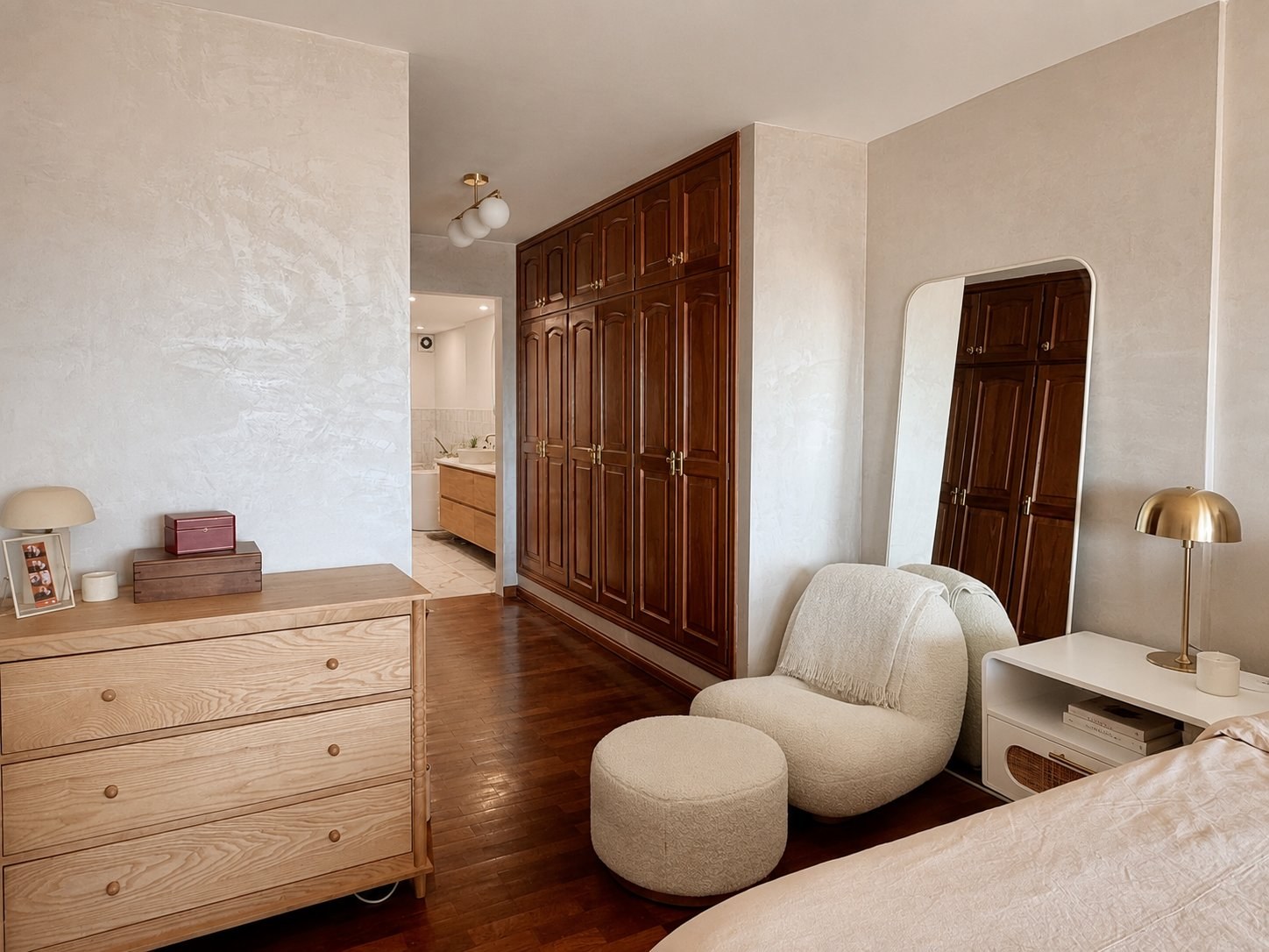 Exclusiva Planta en Rambla de Pocitos – 4 Dormitorios + Servicio – Parrillero – Vista Al Mar