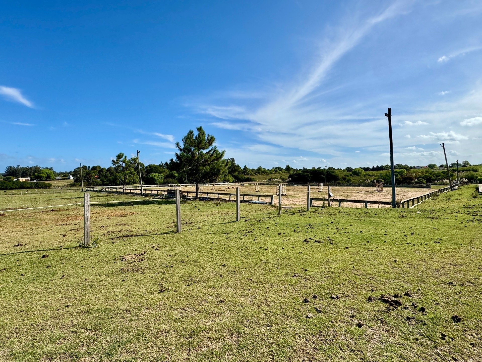 Haras / Centro Ecuestre En Venta  3 Hectáreas  32 Boxes  Canelones