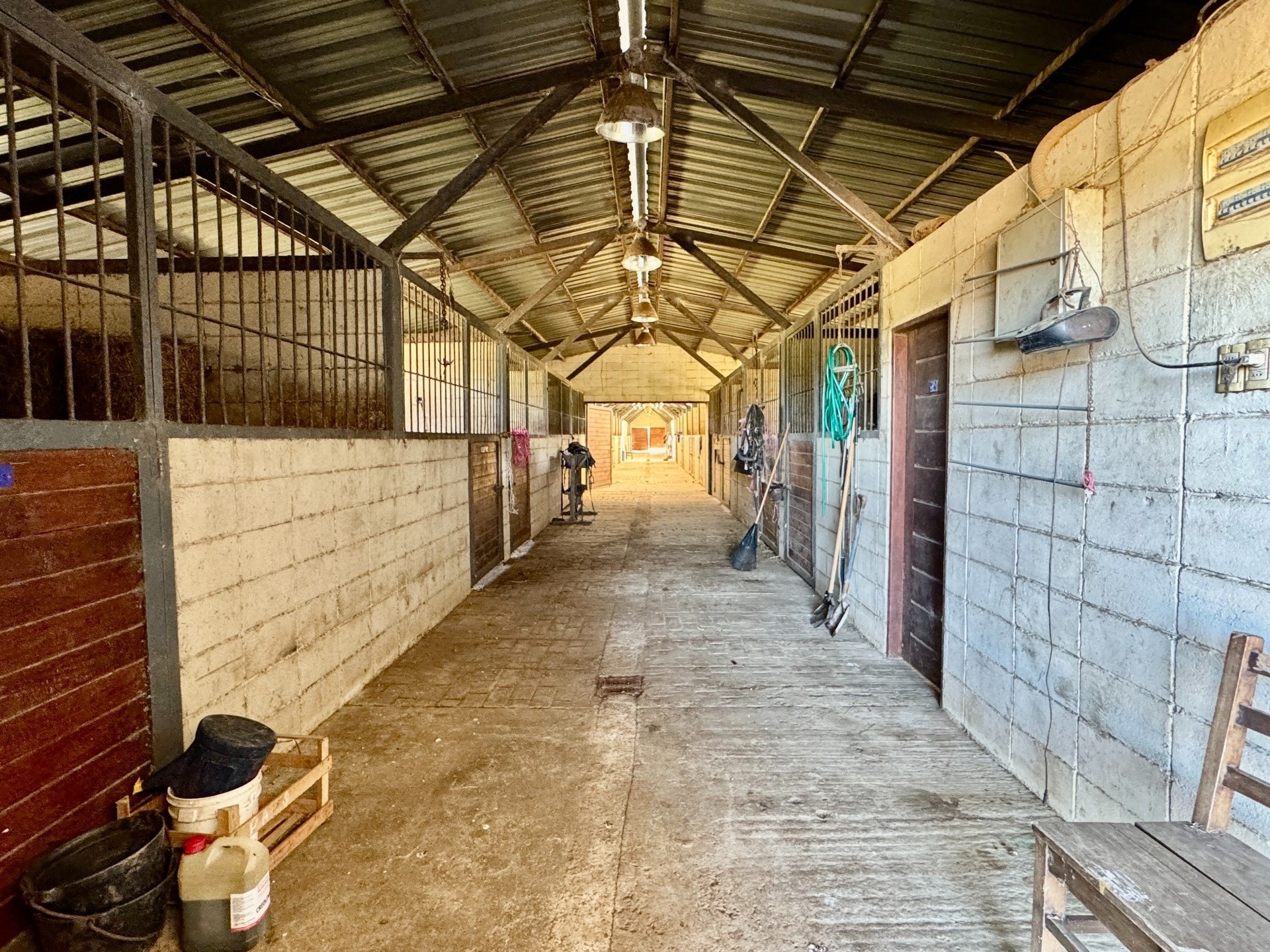 Haras / Centro Ecuestre En Venta  3 Hectáreas  32 Boxes  Canelones