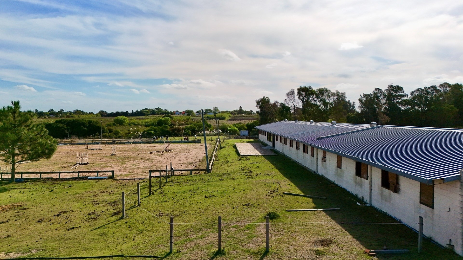 Haras / Centro Ecuestre En Venta  3 Hectáreas  32 Boxes  Canelones