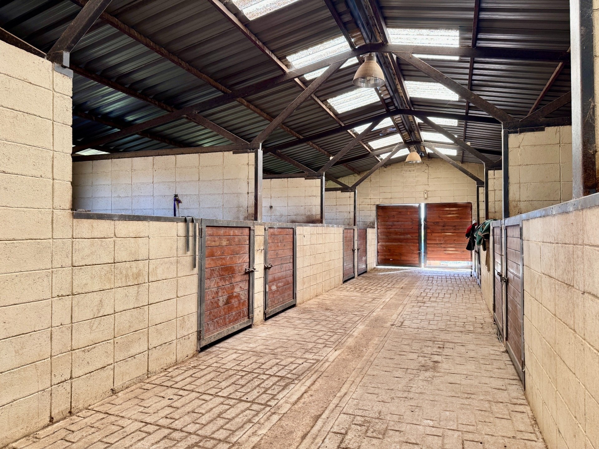 Haras / Centro Ecuestre En Venta  3 Hectáreas  32 Boxes  Canelones