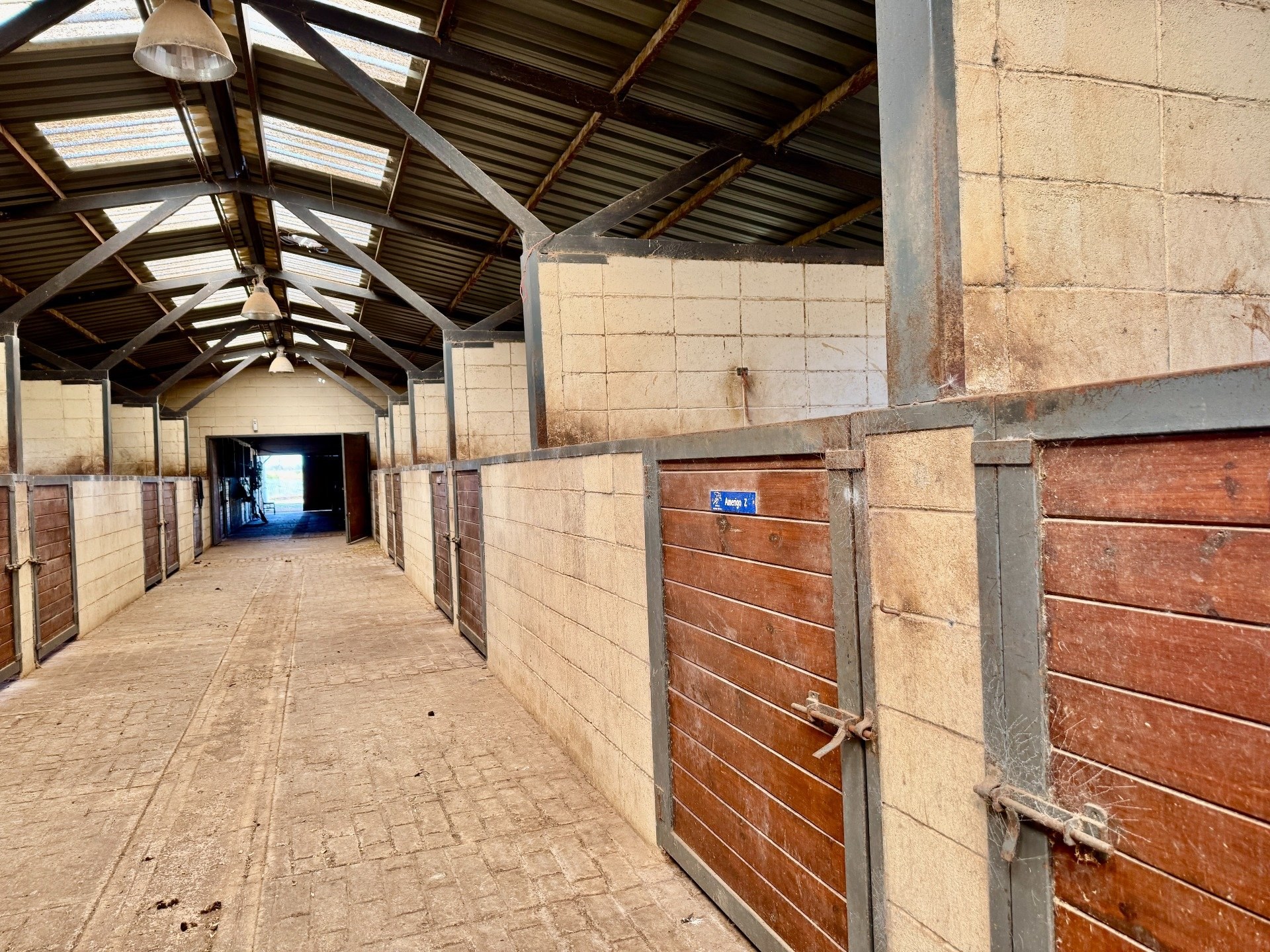 Haras / Centro Ecuestre En Venta  3 Hectáreas  32 Boxes  Canelones