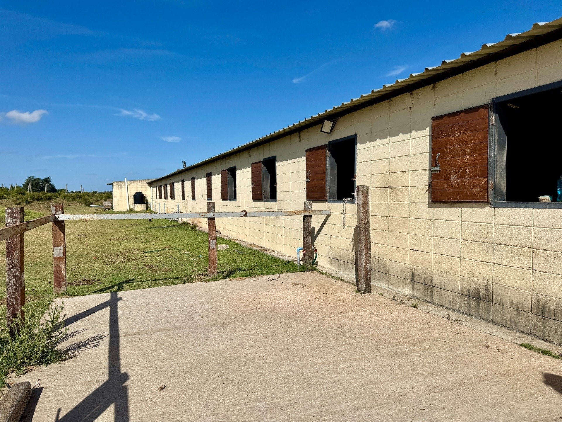 Haras / Centro Ecuestre En Venta  3 Hectáreas  32 Boxes  Canelones